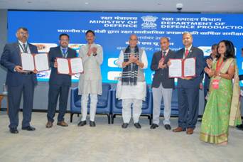 रक्षा मंत्री राजनाथ सिंह ने किया अत्याधुनिक डीपीएसयू भवन का उद्घाटन, चार उपक्रमों को मिला मिनीरत्न का दर्जा 