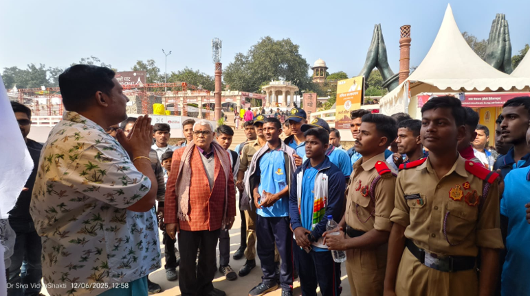 काशी तमिल संगमम् 4.0 में विशेष भाषा प्रशिक्षण: प्रतिभागियों ने सीखी तमिल संवाद कला