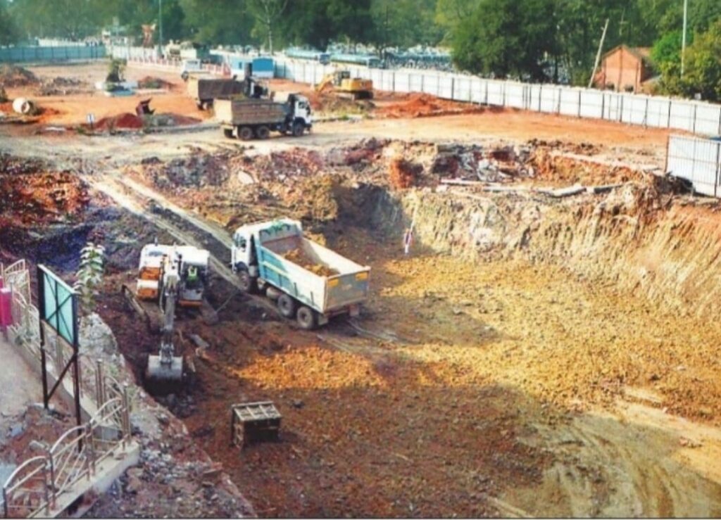 जोनल स्टेशन के पुनर्निर्माण कार्य ने फिर गति पकड़ी