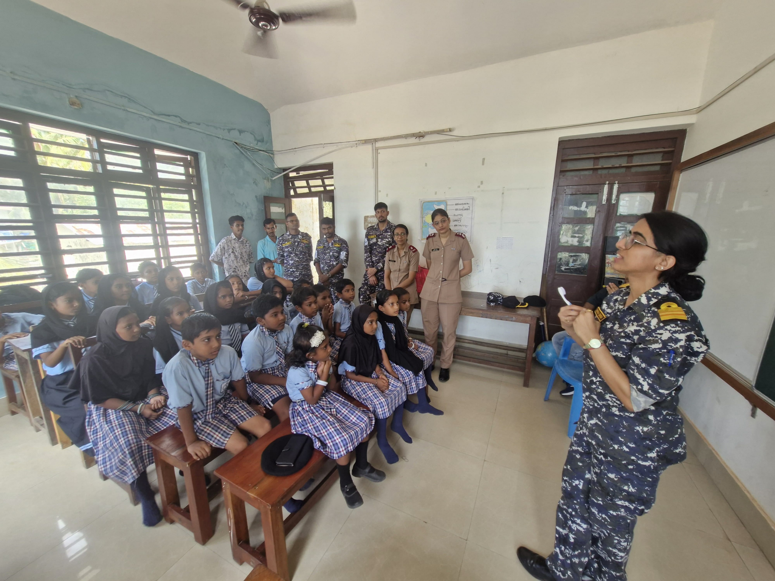 लक्षद्वीप में भारतीय नौसेना का संयुक्त सेवा बहु-विशेषज्ञता चिकित्सा शिविर