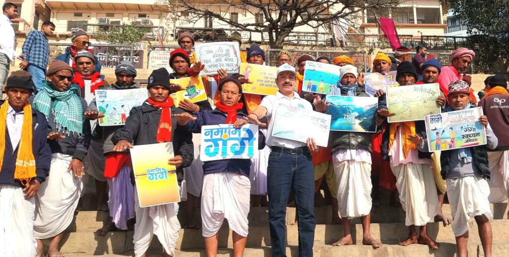 मणिकर्णिका तीर्थ पर यात्रियों को स्वच्छता और सुरक्षा के लिए किया जागरूक